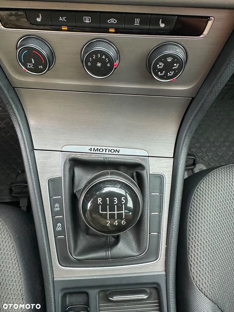 Volkswagen Golf 1.6 TDI 4Motion BlueMotion Technology Comfortline - 27