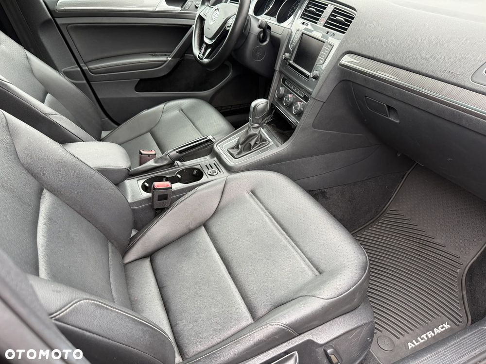 Volkswagen Golf - 19