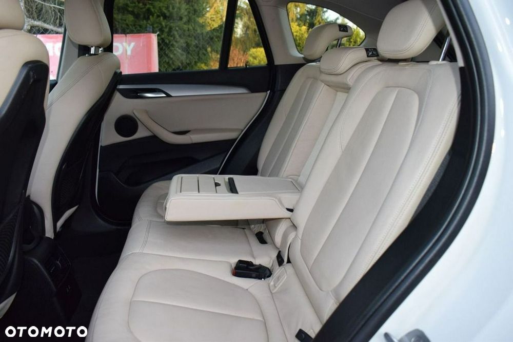 BMW X1 xDrive18d - 10