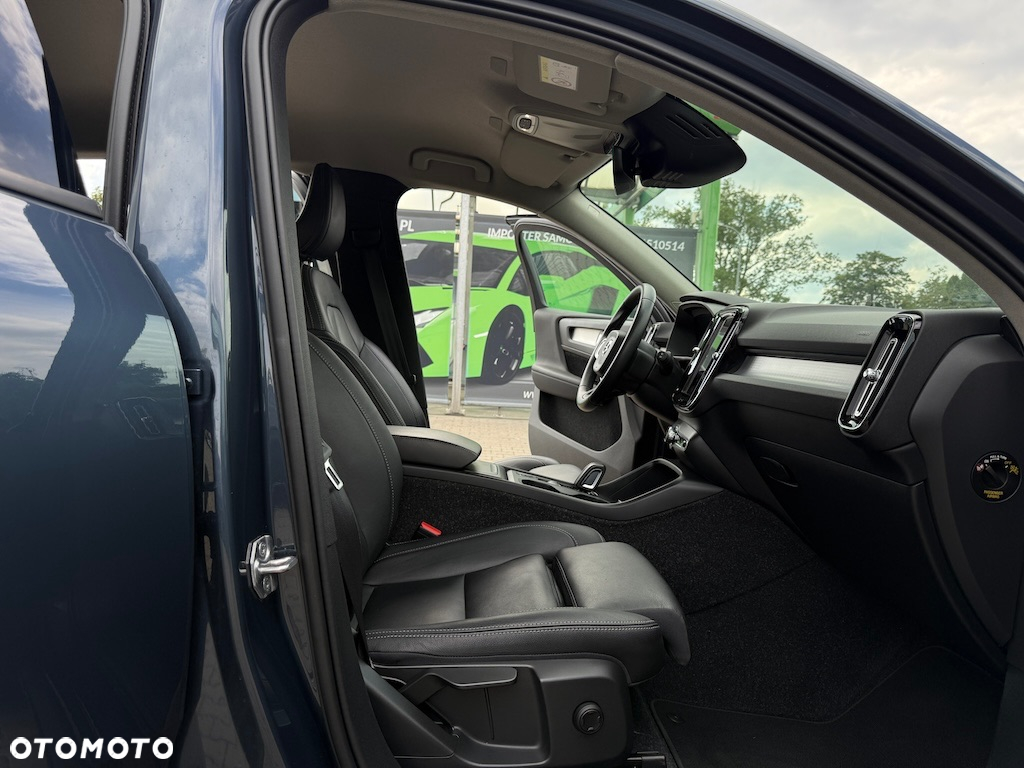 Volvo XC 40 T3 Momentum Pro - 21
