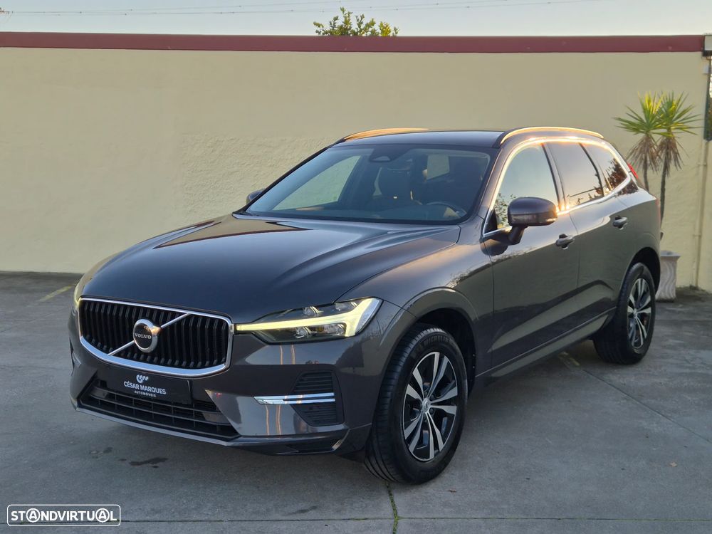 Volvo XC 60 2.0 B4 Momentum Plus - 2