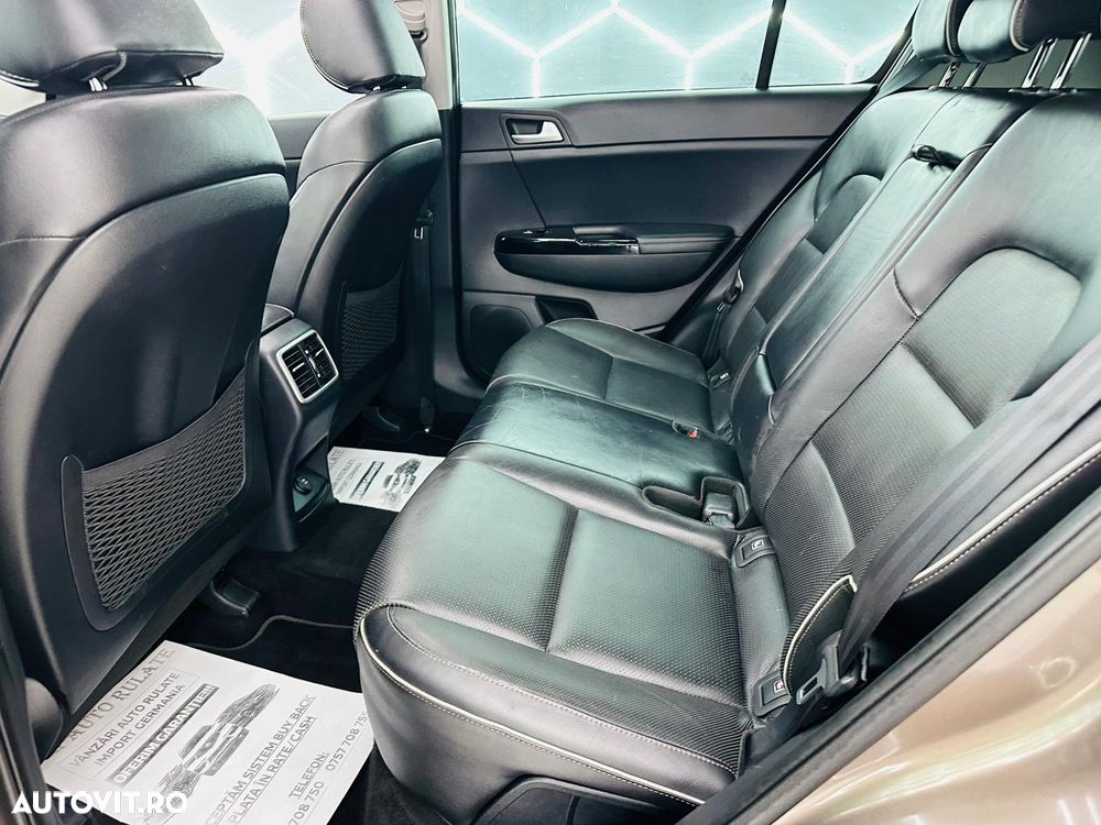 Kia Sportage 1.7 CRDI 2WD Dream-Team Edition - 18