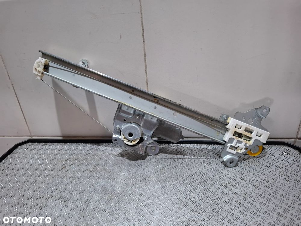 Podnośnik mechanizm szyby drzwi Prawy przód Nissan Micra K14 2019 rok - 3