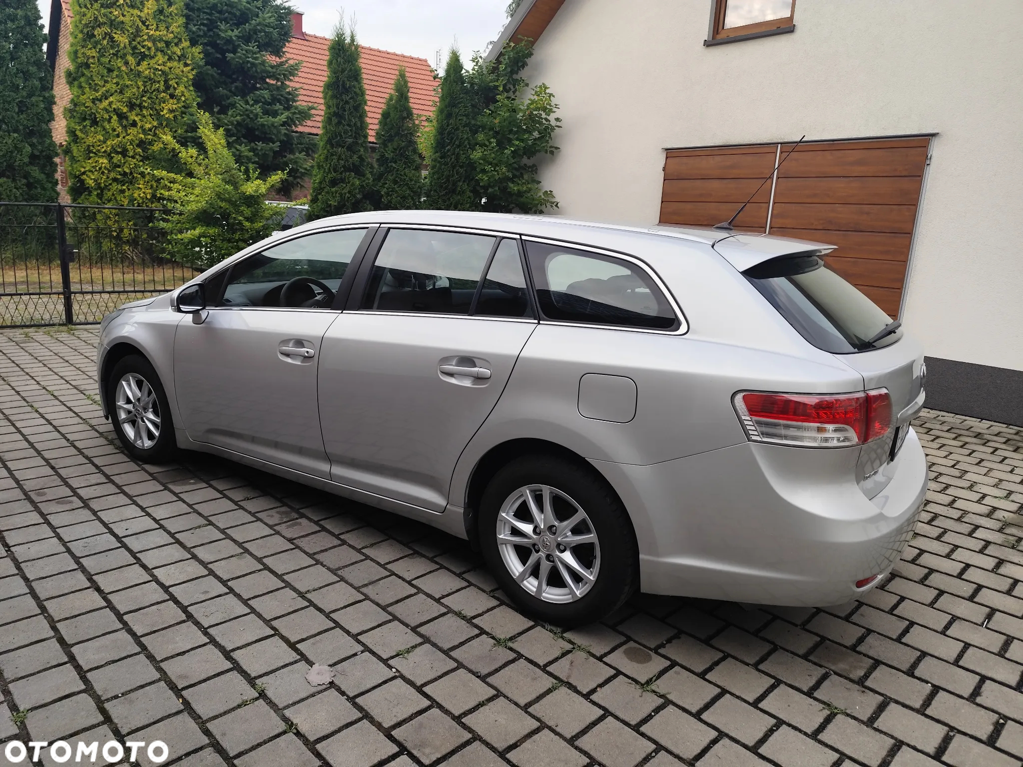 Toyota Avensis 1.6 Active - 30