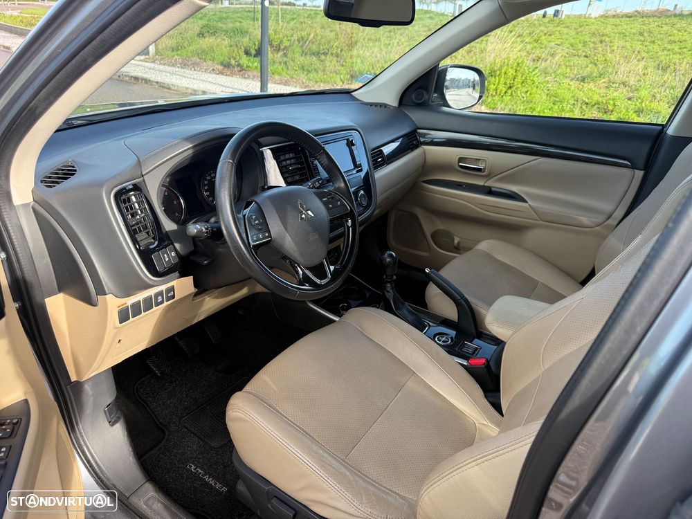 Mitsubishi Outlander 2.2 DI-D Intense+ - 7