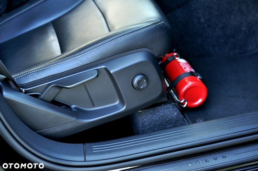 Volvo XC 40 D3 Momentum Pro - 23