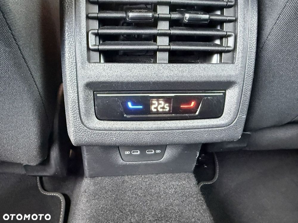 Volkswagen Golf 2.0 TDI SCR DSG Life - 29