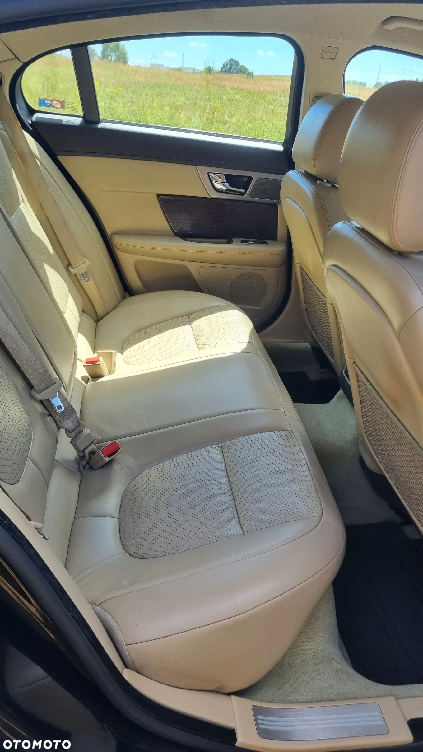 Jaguar XF 4.2 V8 Premium Luxury - 7