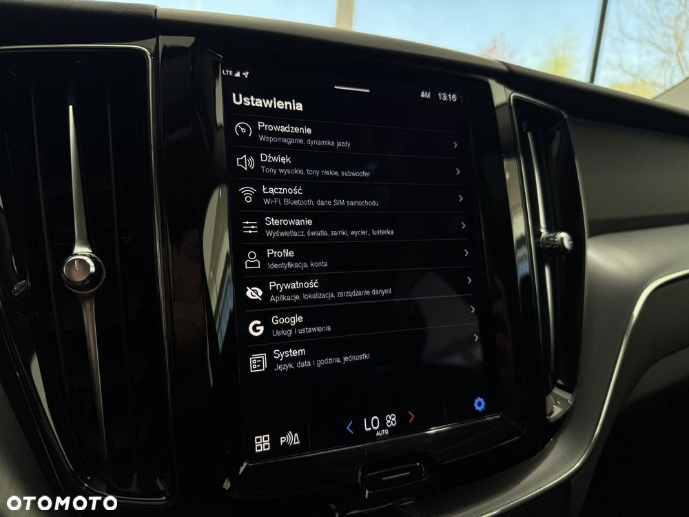 Volvo XC 60 T6 Plug-In Hybrid AWD Inscription - 32