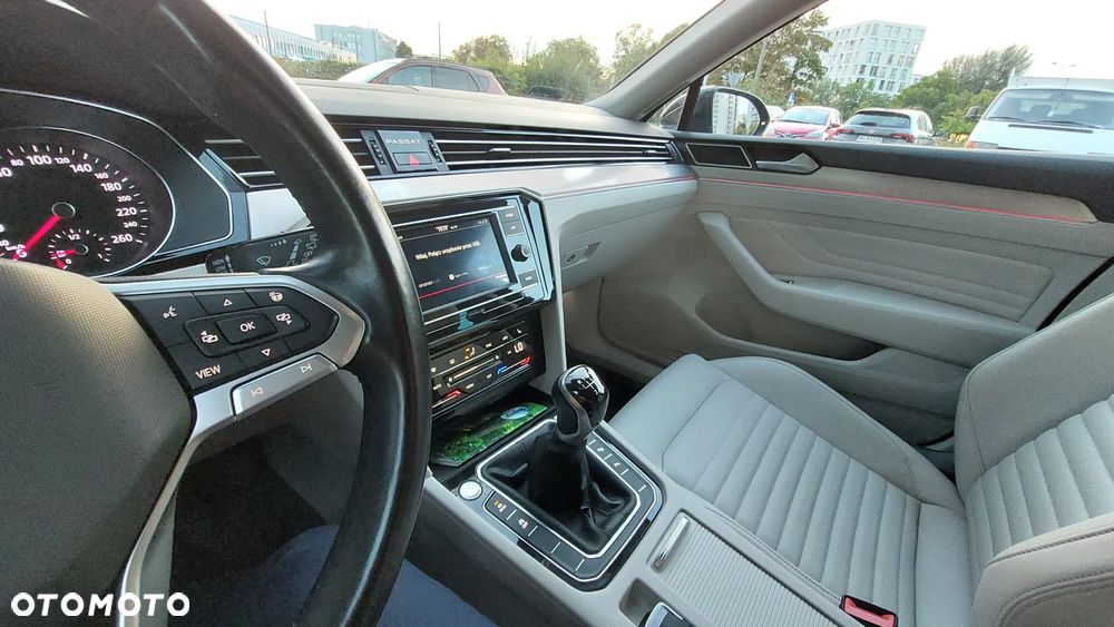 Volkswagen Passat 2.0 TDI EVO Elegance - 16