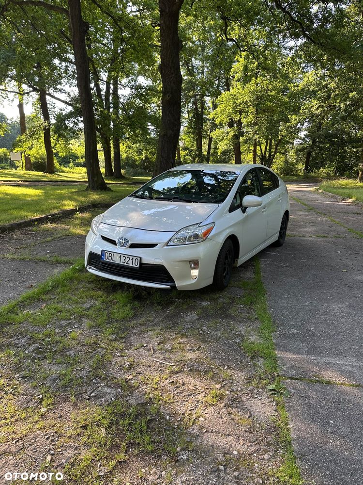 Toyota Prius (Hybrid) - 1