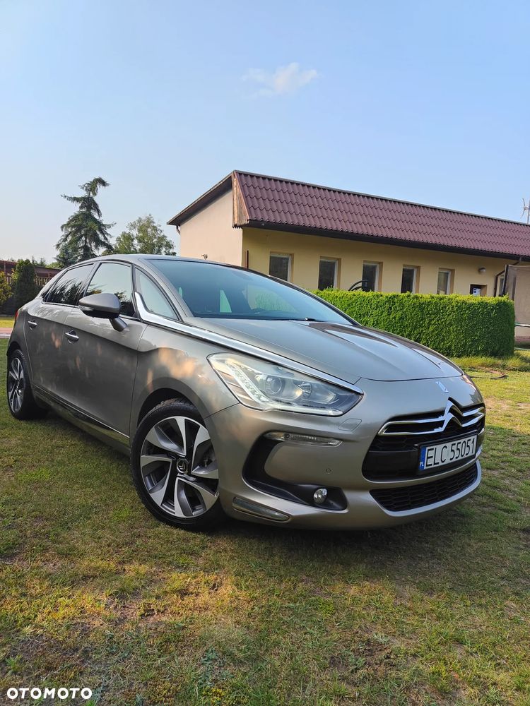 Citroën DS5 HDi 165 SoChic - 1