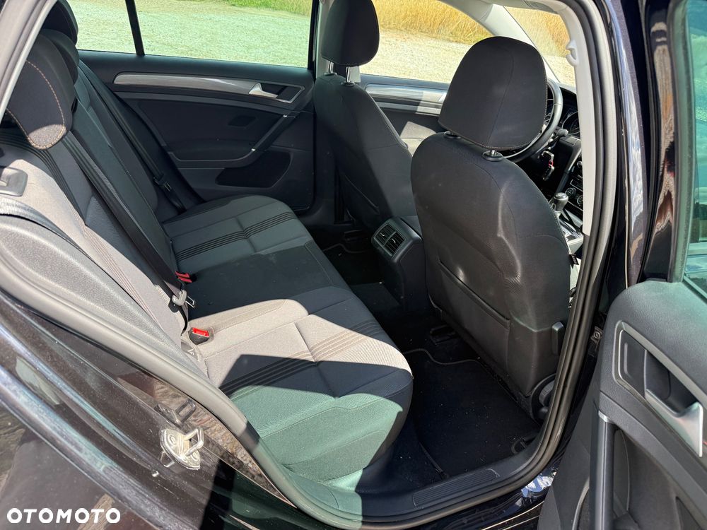 Volkswagen Golf - 5