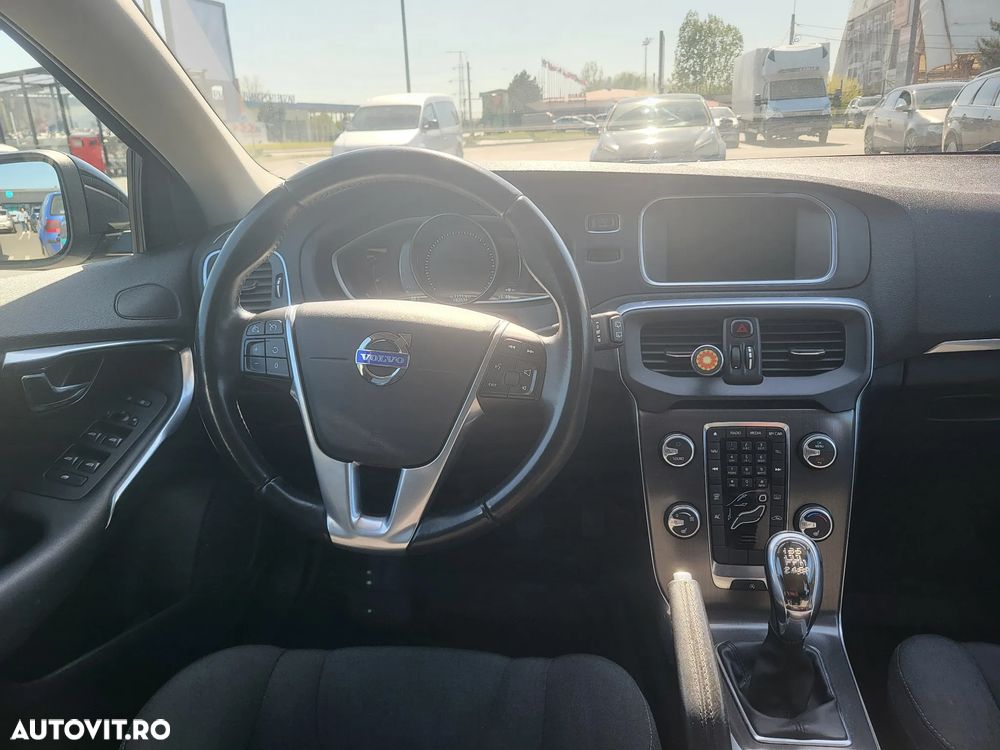 Volvo V40 D3 - 11