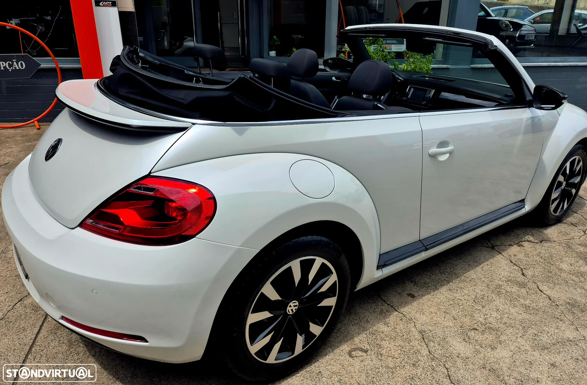 VW New Beetle Cabriolet 1.2 TSI Design DSG - 13