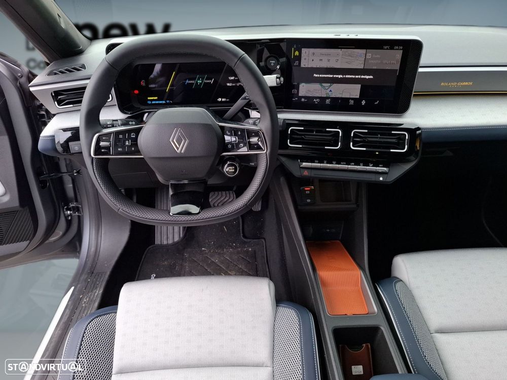 Renault 5 52 kWh Roland-Garros Autonomia Conforto — fotografia 9