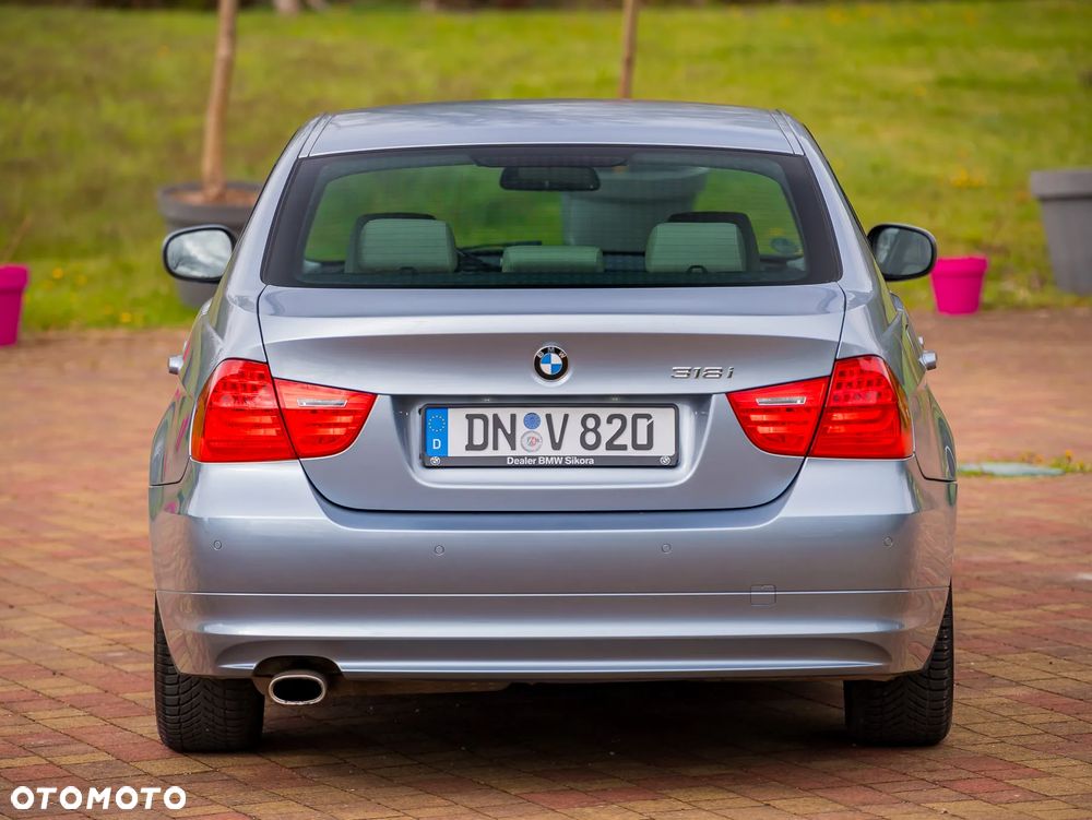 BMW Seria 3 318i Edition Exclusive - 8