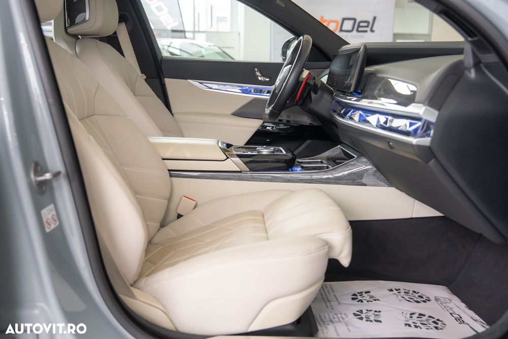 BMW M7 M760e xDrive - 21