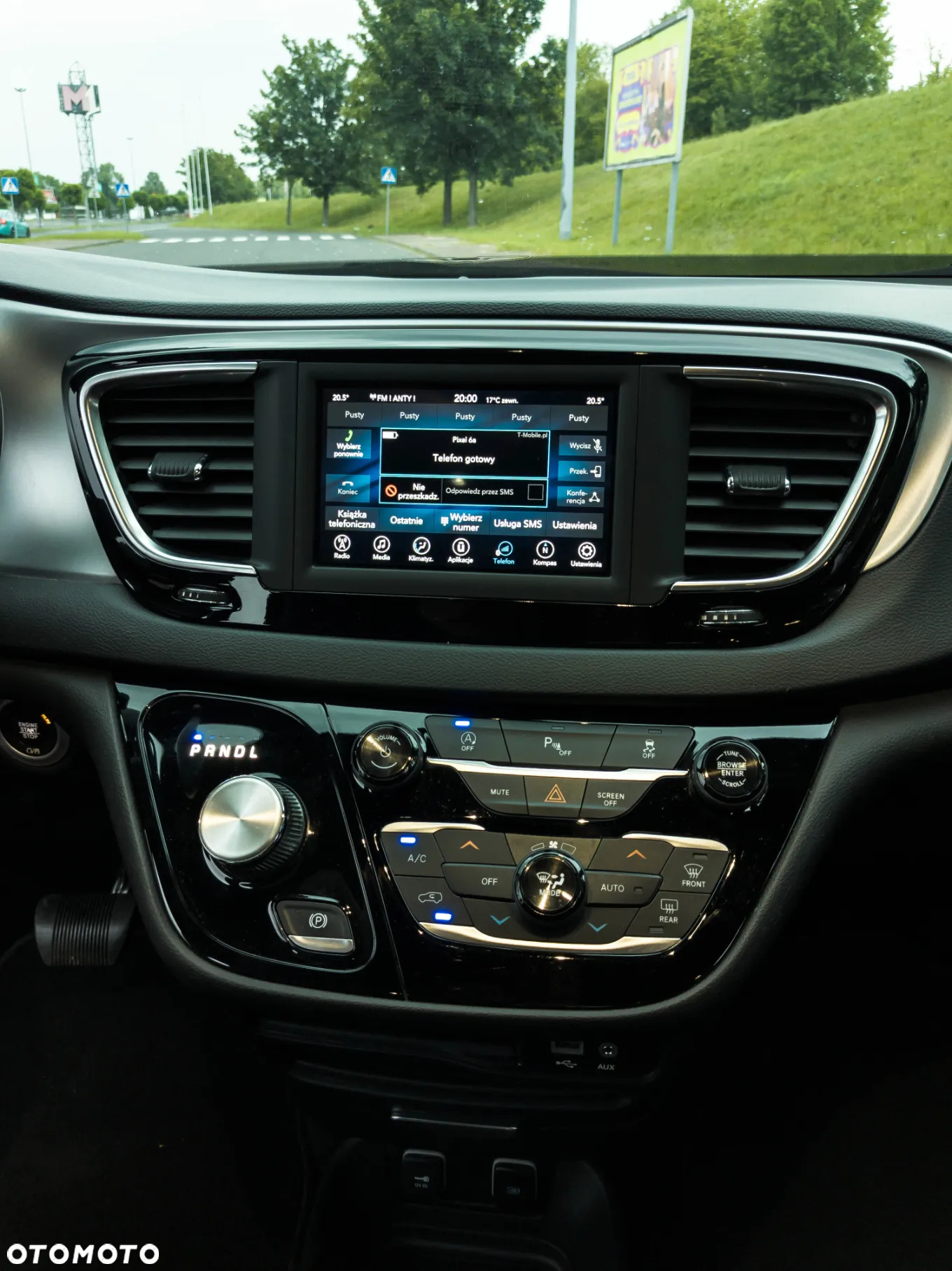 Chrysler Pacifica - 29