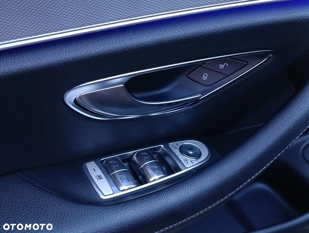 Mercedes-Benz Klasa E 200 9G-TRONIC AMG Line - 14