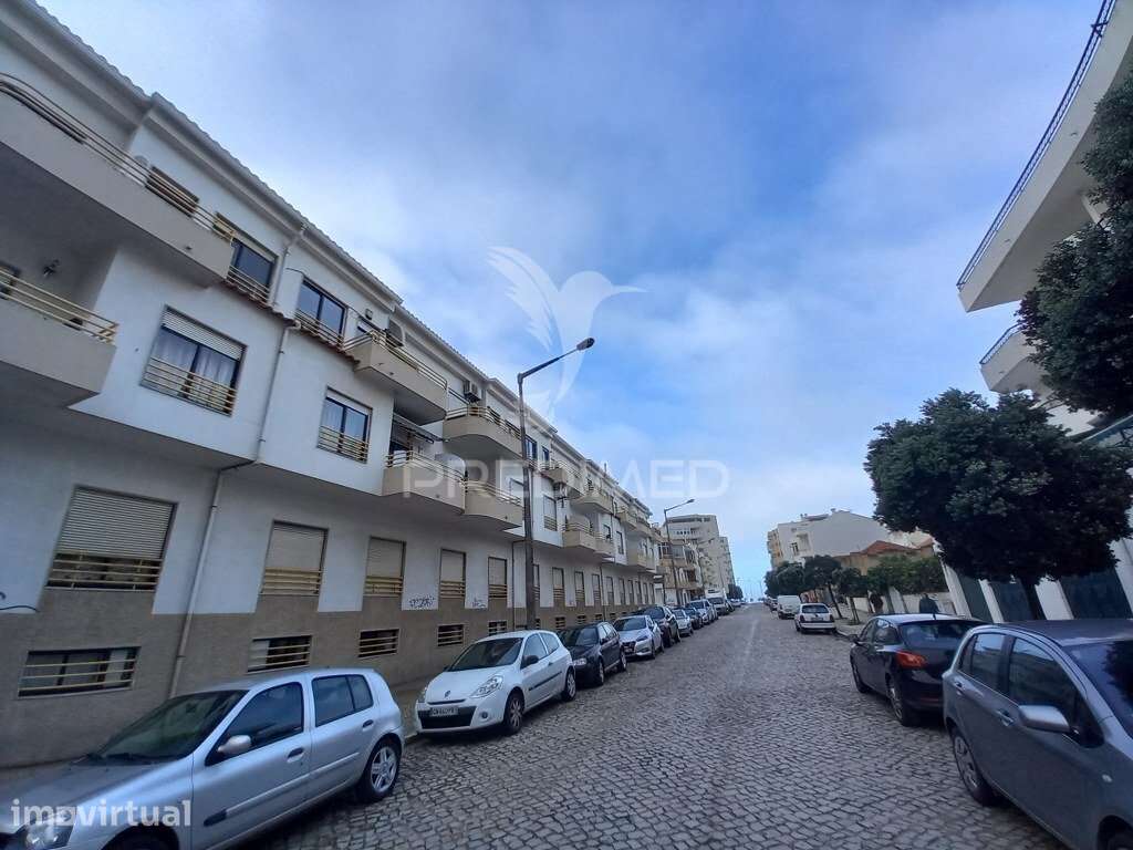Apartamento Duplex T4  Totalmente Remodelado com garagem para 3 Via... - Grande imagem: 2/32