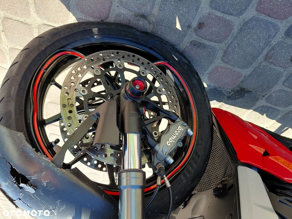 Ducati Streetfighter V2 - 13