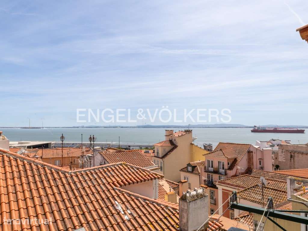 T1 com terraço e vista rio no coração de Alfama - Grande imagem: 5/24