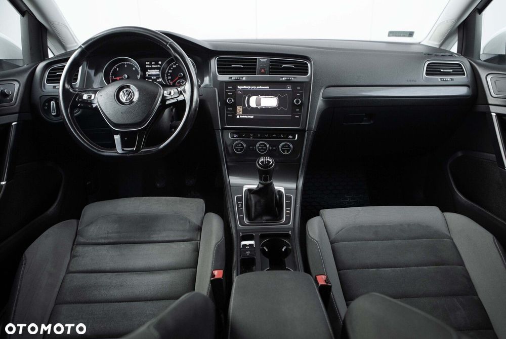Volkswagen Golf 1.6 TDI BMT Comfortline - 25