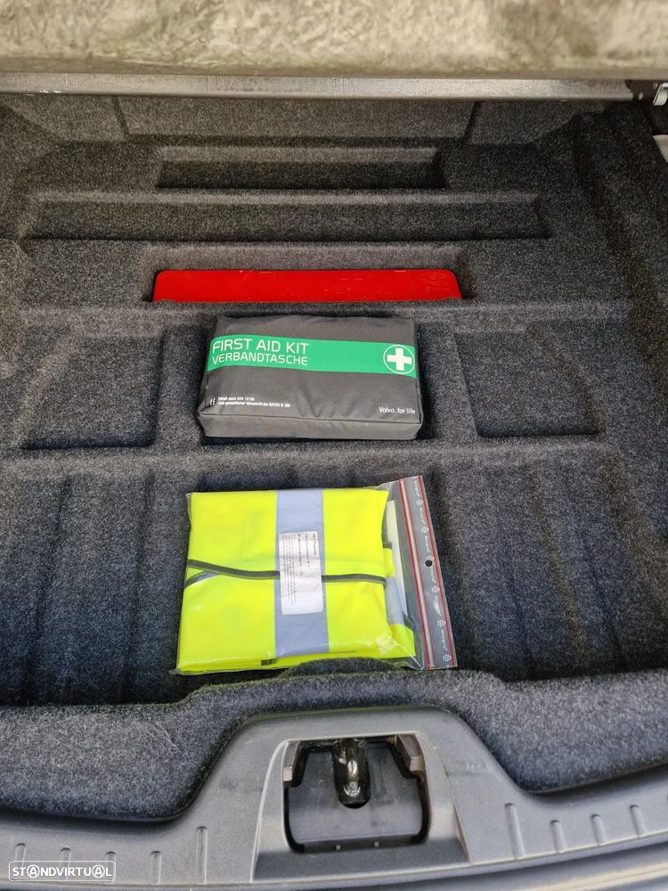 Volvo V60 2.0 D4 Summum Geartronic - 29