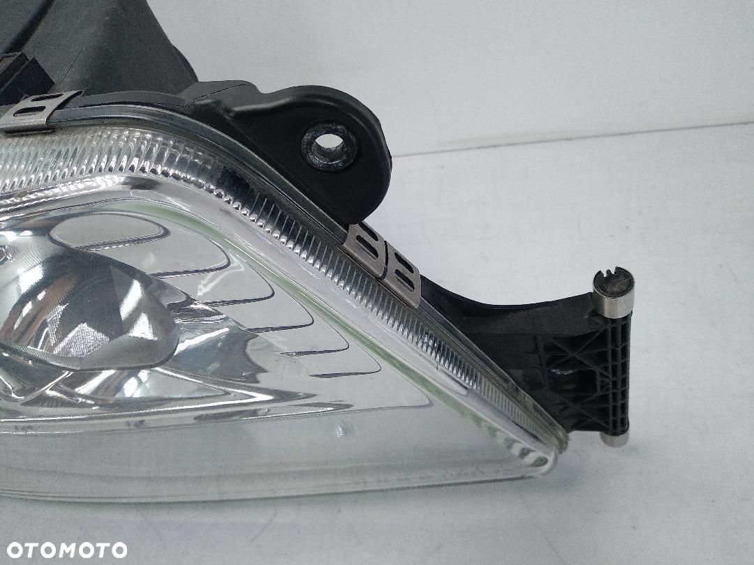 LAMPA PRZÓD PRAWA LED MAN TGX TGS 81251016708 - 2