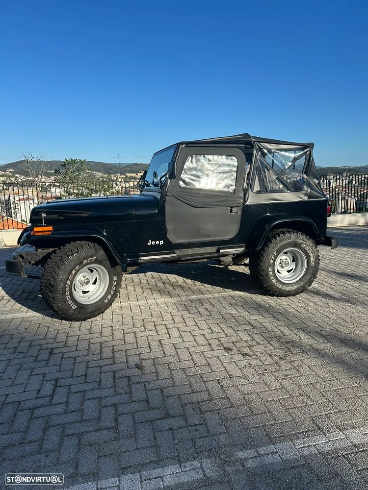 Jeep Wrangler - 8