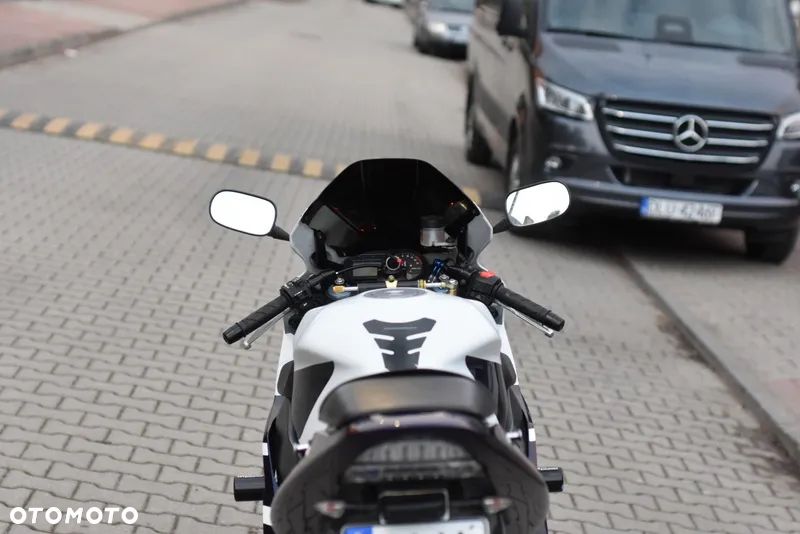 Honda CBR - 19