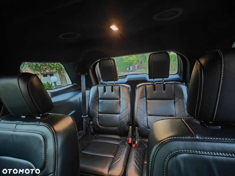 Ford Explorer - 28