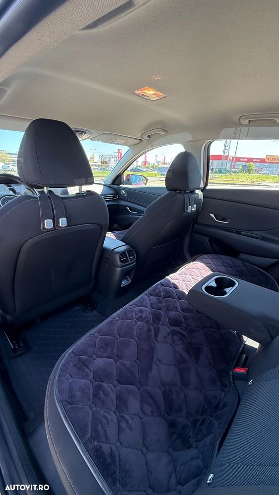 Hyundai Elantra 1.6 l 123 CP 6MT Highway - 8