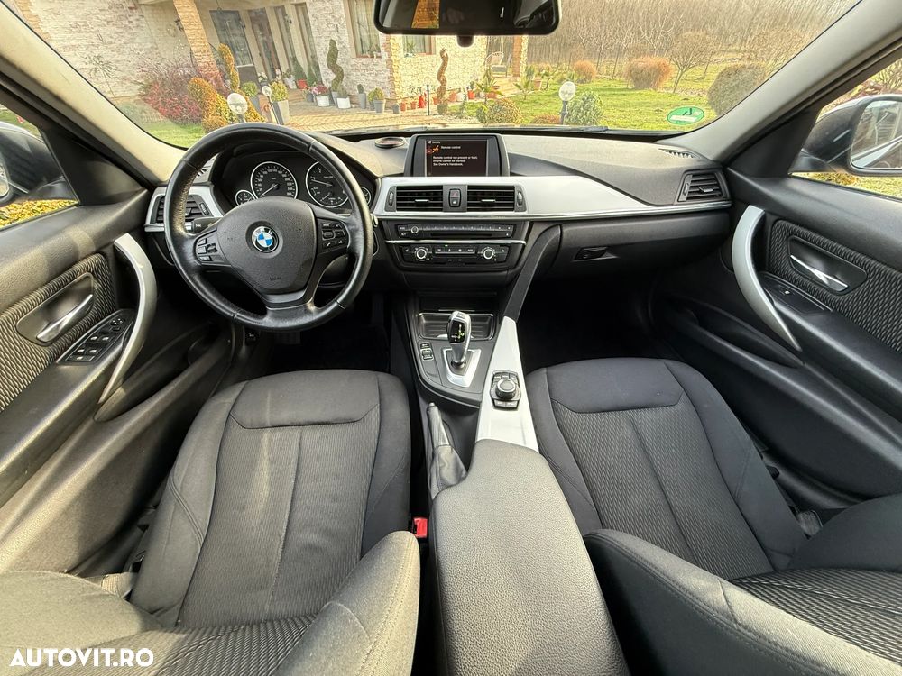 BMW Seria 3 320d Aut. - 29