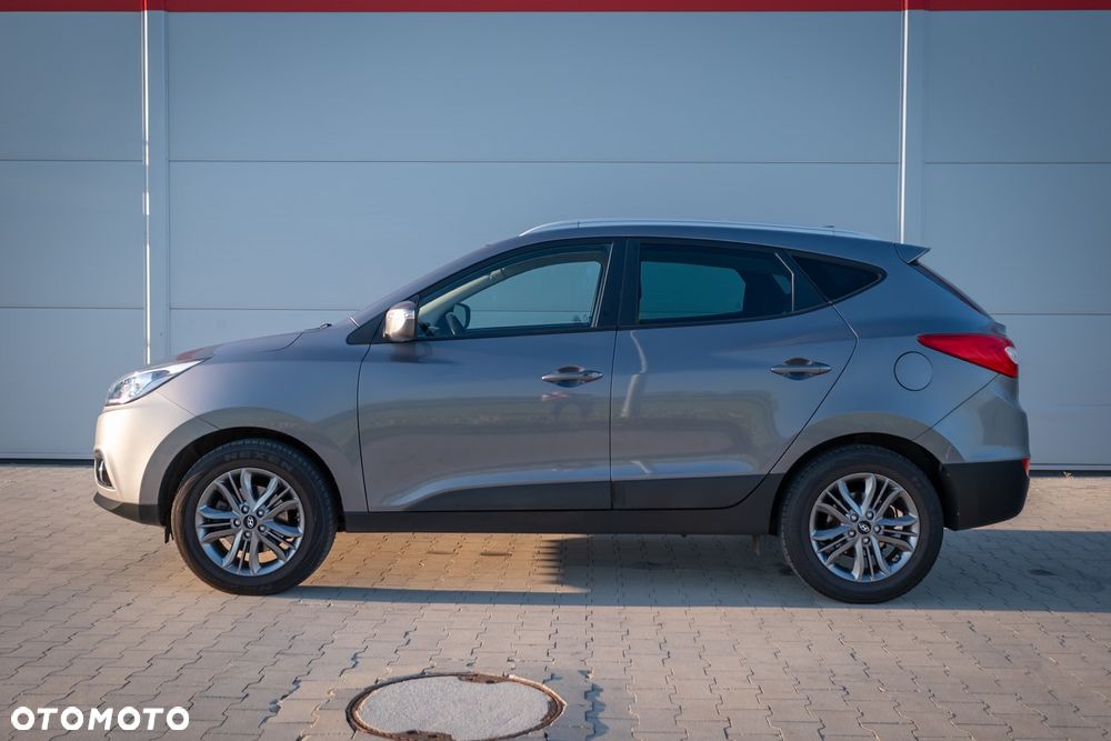 Hyundai ix35 2.0 CRDi 4WD Fifa World Cup Gold Edition - 6