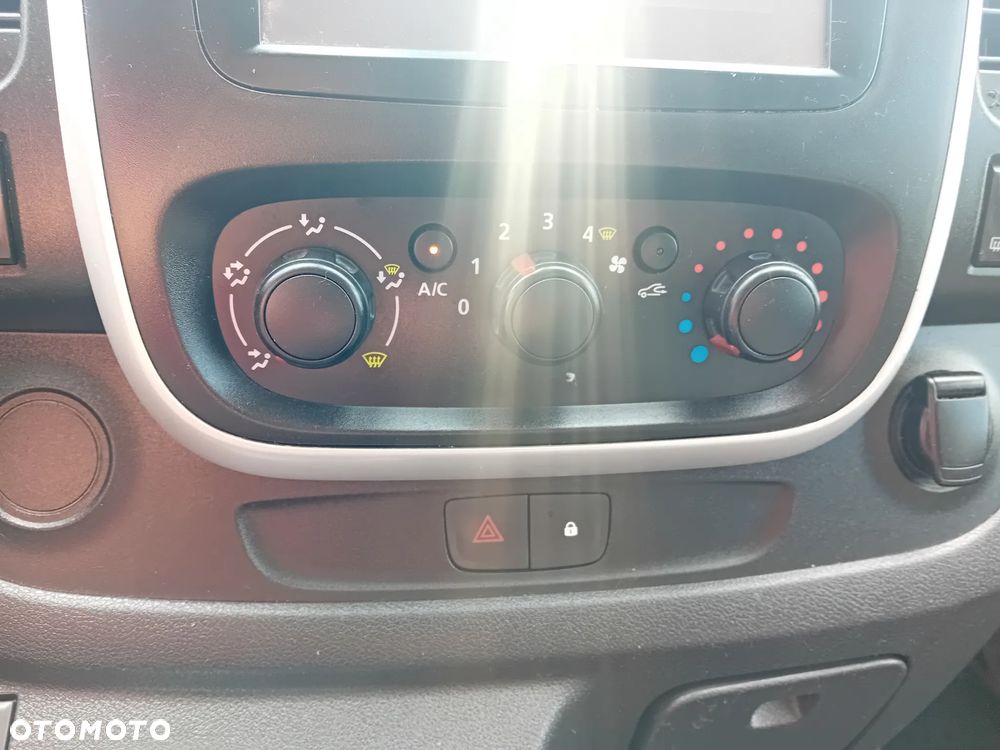 Renault trafic - 25