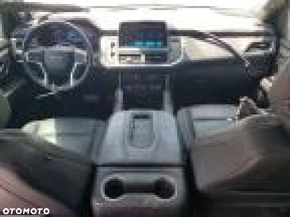 Chevrolet Suburban - 8