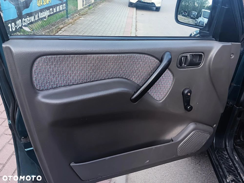 Nissan Terrano - 26