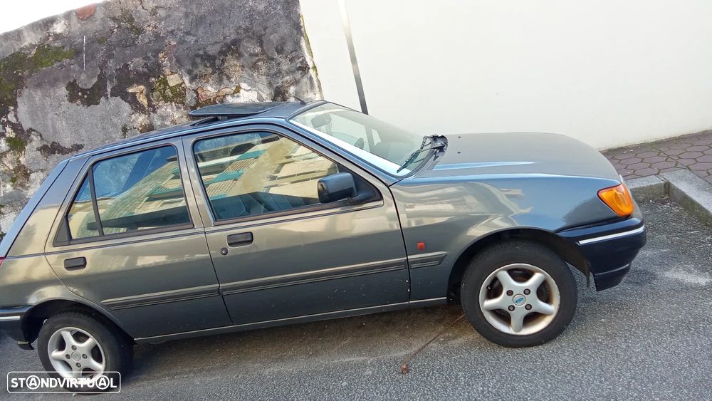 Ford Fiesta 1.1 CLX - 3