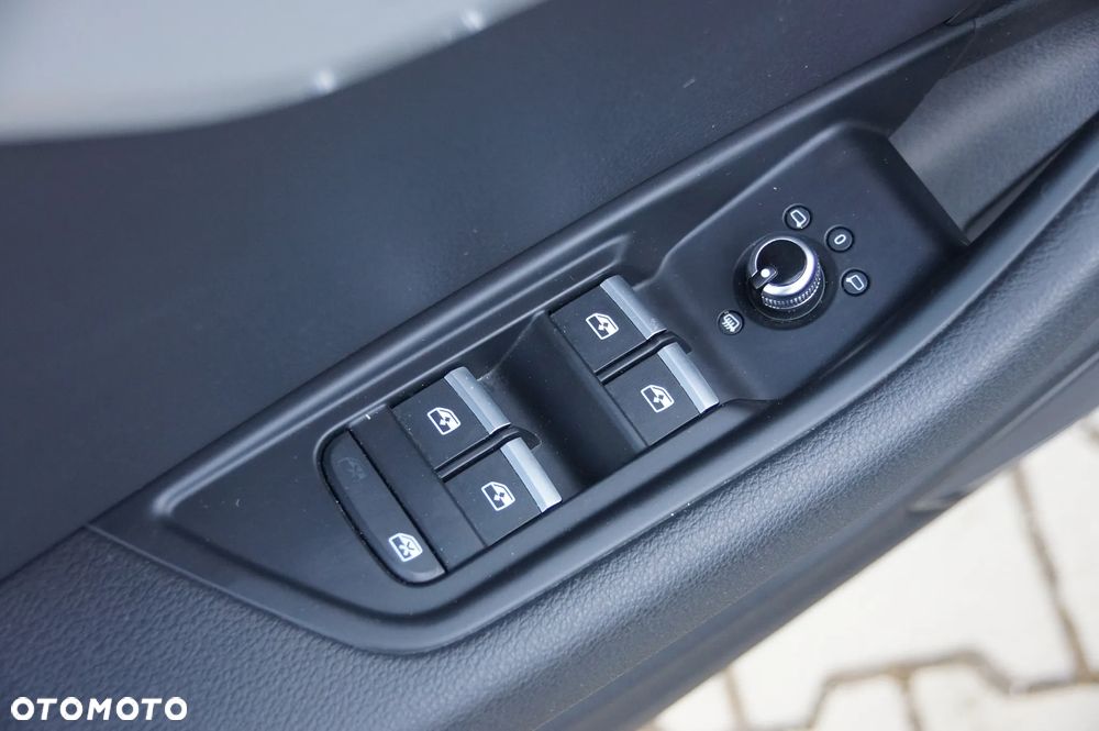 Audi A4 Avant 2.0 TDI S tronic - 28