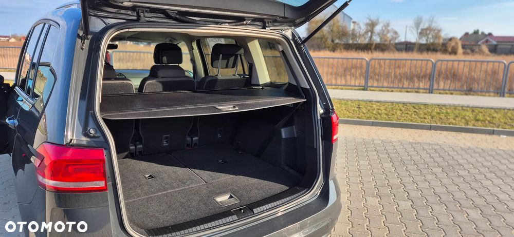 Volkswagen Touran 2.0 TDI BMT Highline - 11