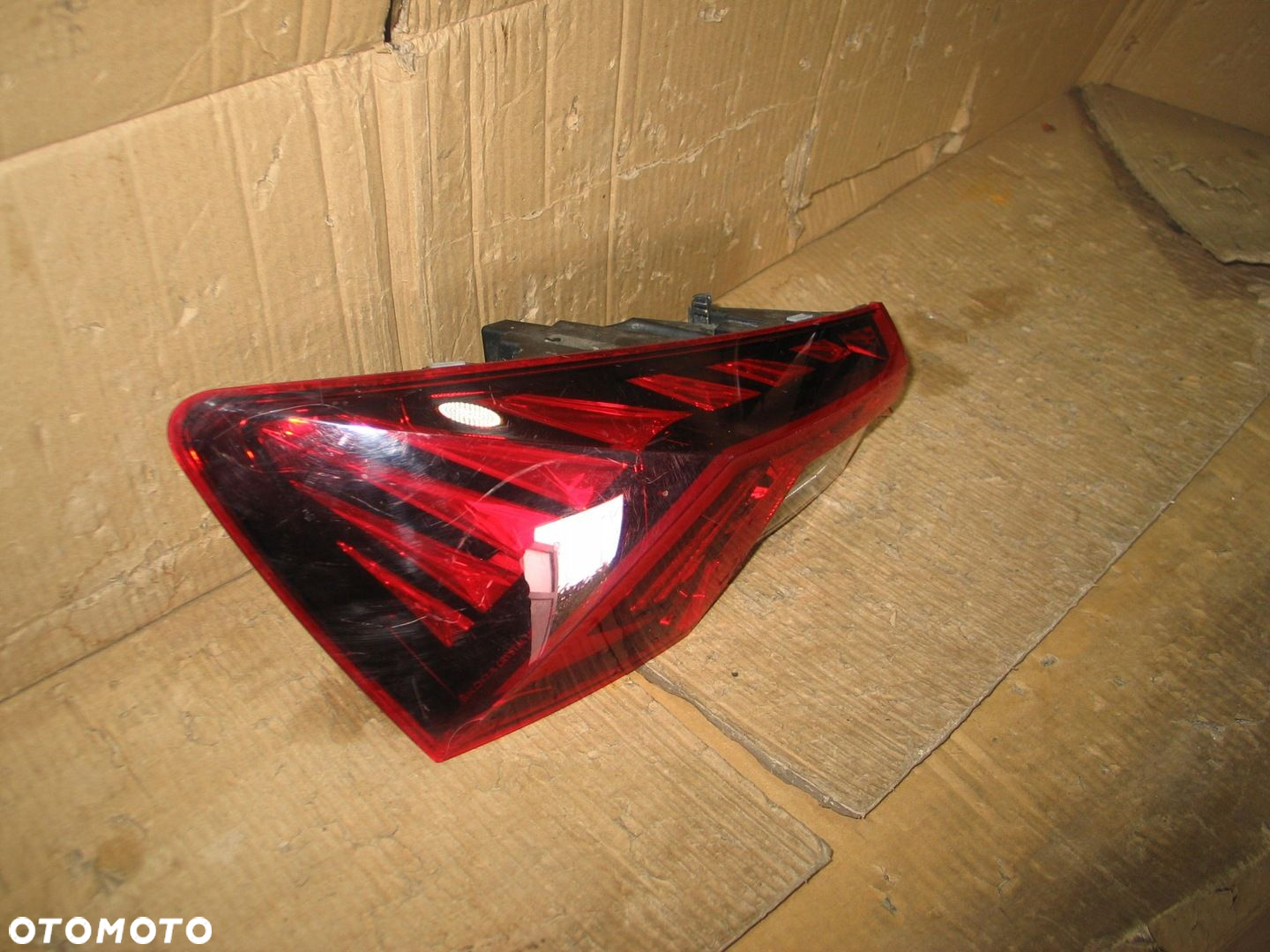 Lampa tył tylna led lewa skoda octavia 4 IV 5E3945207A - 4
