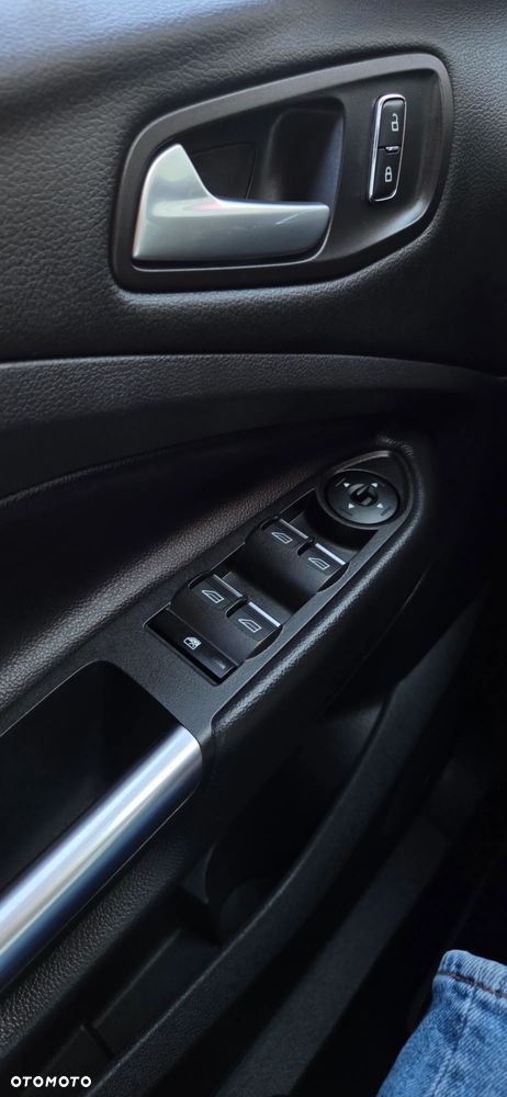 Ford Kuga 2.0 TDCi 4x4 Titanium - 23