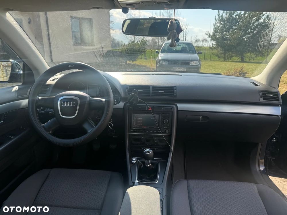 Audi A4 Limousine - 10