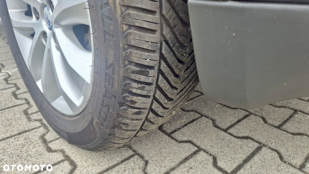 Ford Kuga - 17