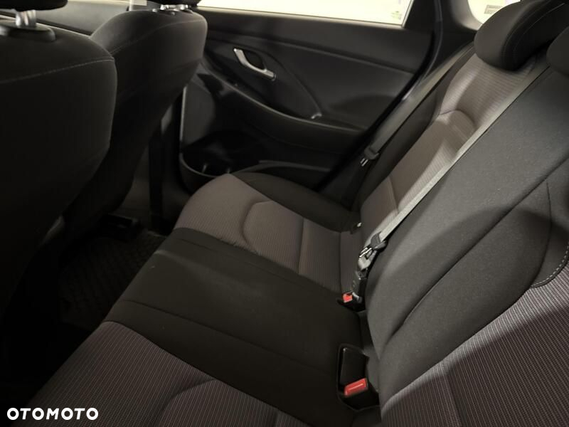 Hyundai i30 1.5 DPI Classic + - 20