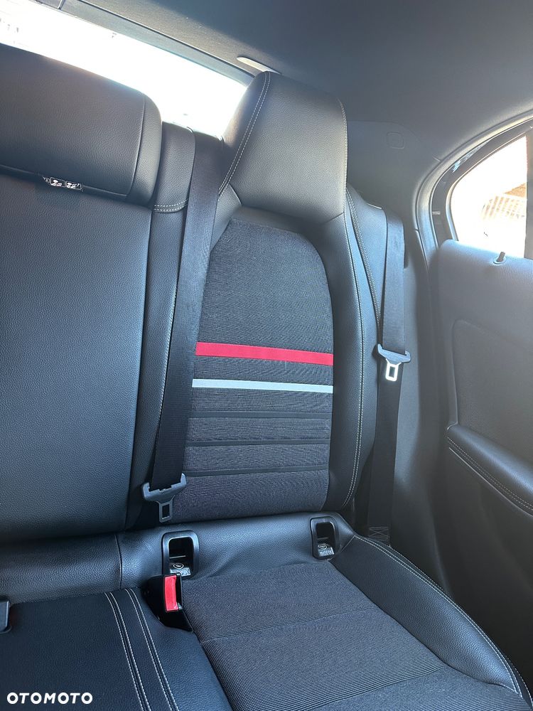 Mercedes-Benz Klasa A 200 (BlueEFFICIENCY) Urban - 11