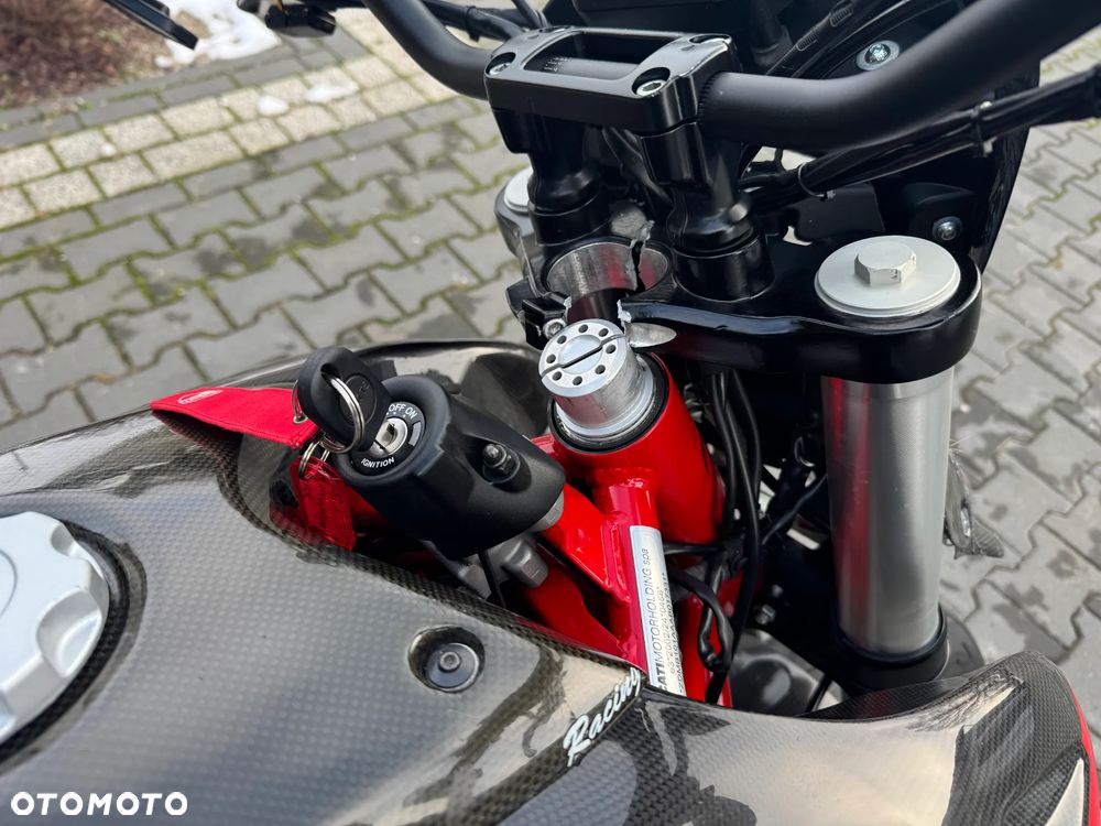 Ducati Hypermotard - 13