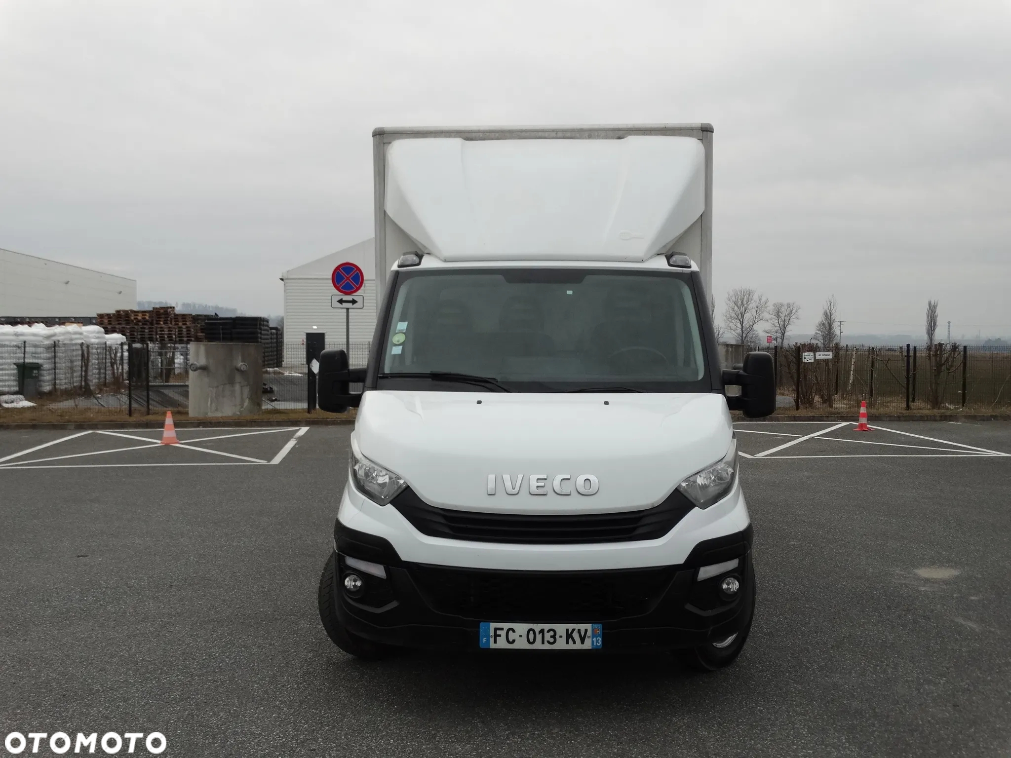 Iveco DAILY 35C16 160 PS BLIŹNIAK MODEL 2019 KONTENER WIDNA MOŻLIWY KREDYT LEASING - 16